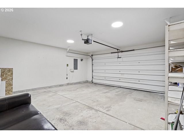 2730 Ne ROBERTS Ave, Gresham, OR 97030