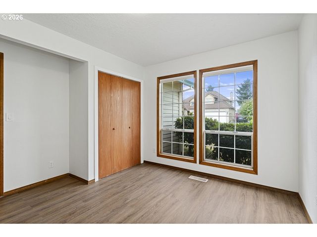 2730 Ne ROBERTS Ave, Gresham, OR 97030
