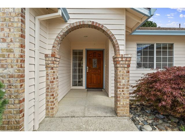 2730 Ne ROBERTS Ave, Gresham, OR 97030