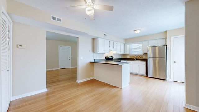 528 Debbie Dr, Hermitage, TN 37076