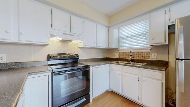 528 Debbie Dr, Hermitage, TN 37076