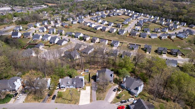 528 Debbie Dr, Hermitage, TN 37076