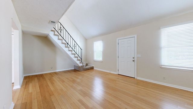 528 Debbie Dr, Hermitage, TN 37076