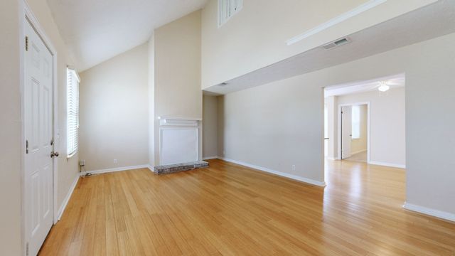 528 Debbie Dr, Hermitage, TN 37076