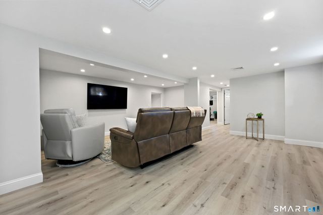 9 Arnold Lane, Norwalk, CT 06853