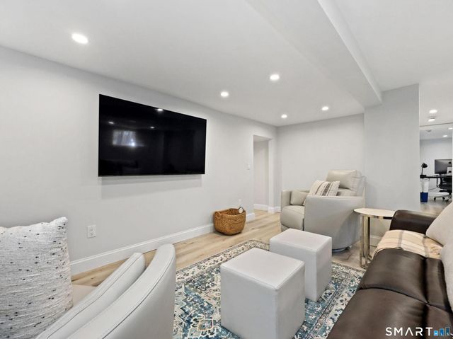 9 Arnold Lane, Norwalk, CT 06853