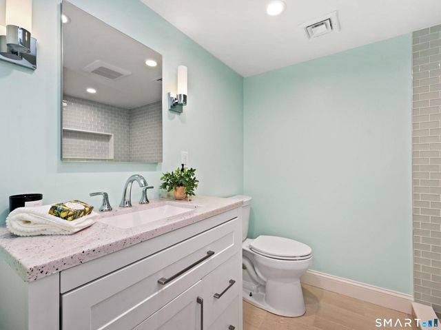 9 Arnold Lane, Norwalk, CT 06853