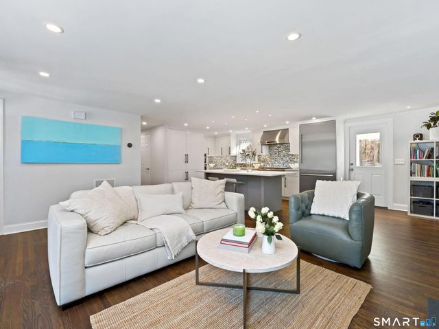 9 Arnold Lane, Norwalk, CT 06853