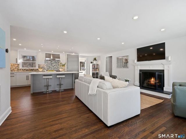 9 Arnold Lane, Norwalk, CT 06853