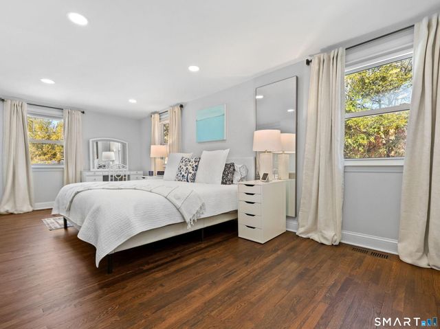 9 Arnold Lane, Norwalk, CT 06853