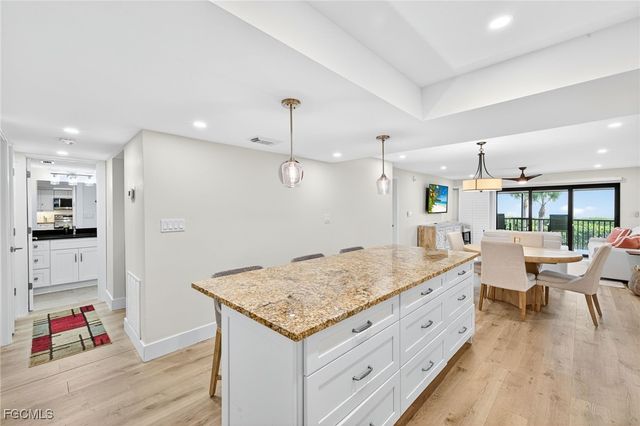 1795 Middle Gulf DR C-103, Sanibel, FL 33957