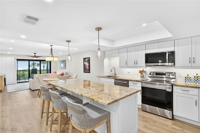 1795 Middle Gulf DR C-103, Sanibel, FL 33957