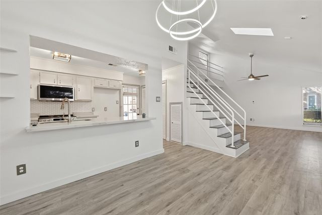 13925 Hollowgreen Drive, Houston, TX 77082