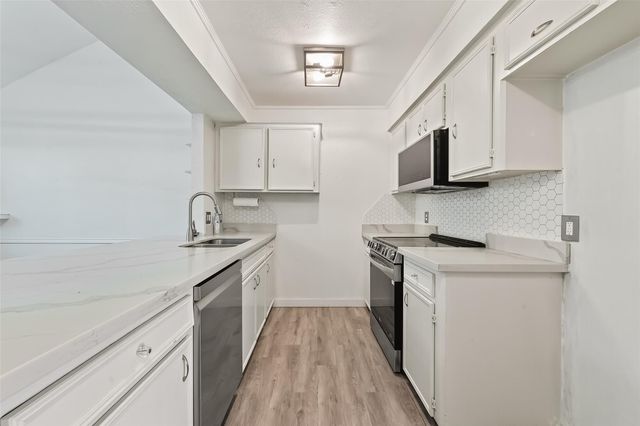 13925 Hollowgreen Drive, Houston, TX 77082