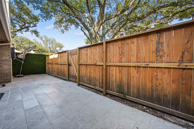 13925 Hollowgreen Drive, Houston, TX 77082