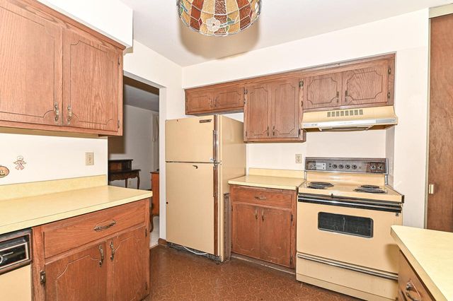 146 Perry AVENUE, Racine, WI 53406
