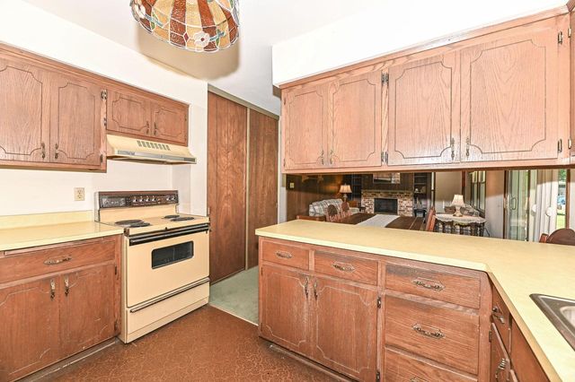 146 Perry AVENUE, Racine, WI 53406