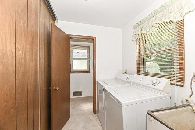 146 Perry AVENUE, Racine, WI 53406