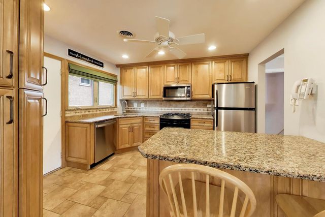 10620 Lockwood Avenue, Oak Lawn, IL 60453