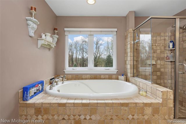 13445 Millie Court, Holly, MI 48442