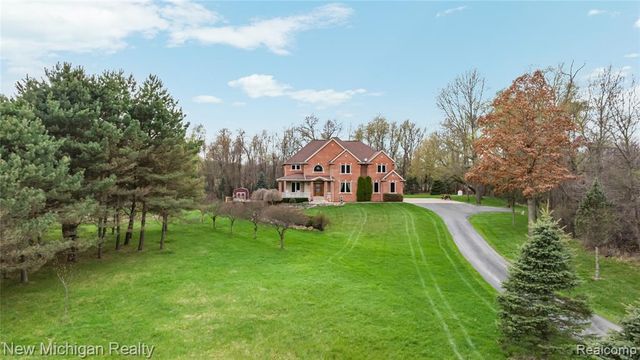 13445 Millie Court, Holly, MI 48442