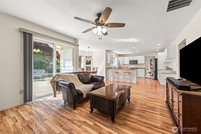7137 Highlands Drive NE, Olympia, WA 98516