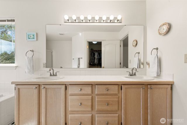 7137 Highlands Drive NE, Olympia, WA 98516