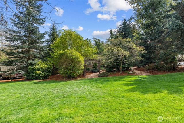 7137 Highlands Drive NE, Olympia, WA 98516