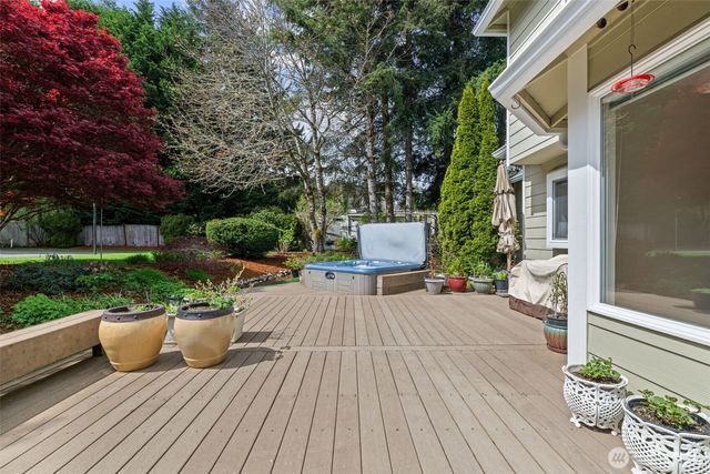 7137 Highlands Drive NE, Olympia, WA 98516