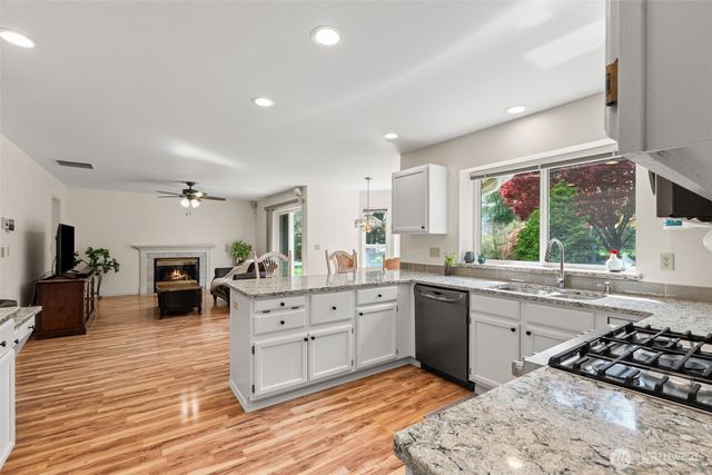 7137 Highlands Drive NE, Olympia, WA 98516