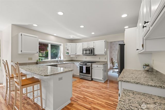 7137 Highlands Drive NE, Olympia, WA 98516