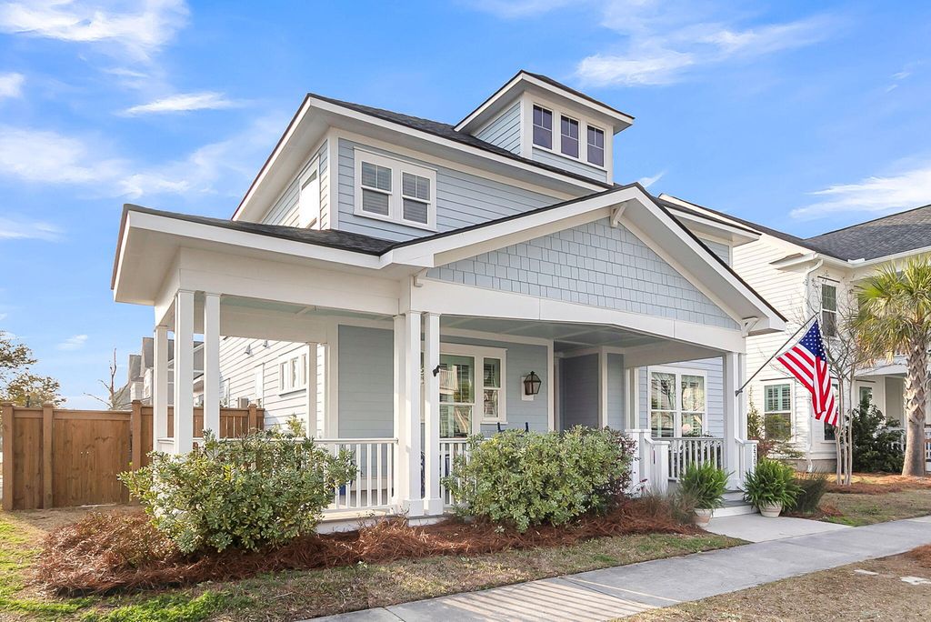 Image 3 of property listing at 230 Bird Song Path, Summerville, SC 29485