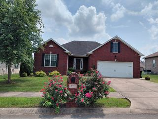 179 Avalon Dr, Gallatin, TN 37066