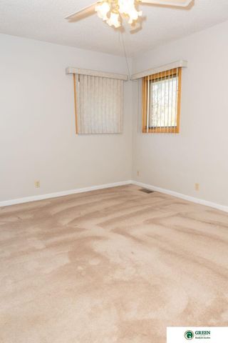 825 N Academy Avenue, York, NE 68467