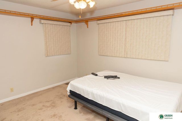 825 N Academy Avenue, York, NE 68467