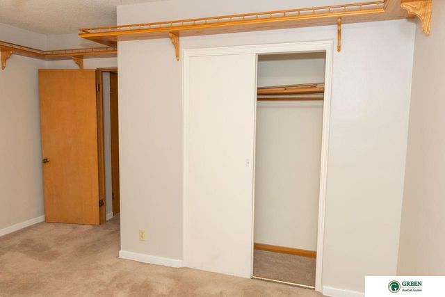 825 N Academy Avenue, York, NE 68467