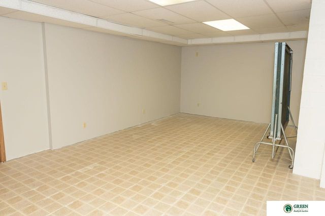 825 N Academy Avenue, York, NE 68467