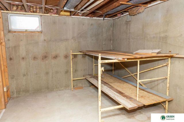 825 N Academy Avenue, York, NE 68467