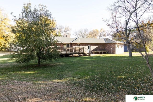 825 N Academy Avenue, York, NE 68467