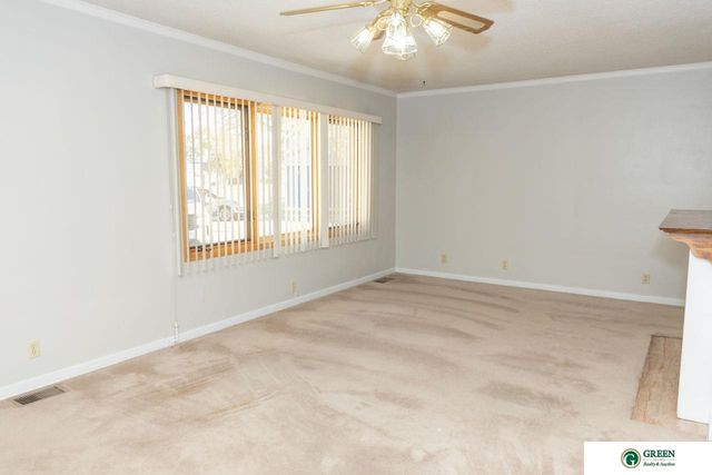 825 N Academy Avenue, York, NE 68467