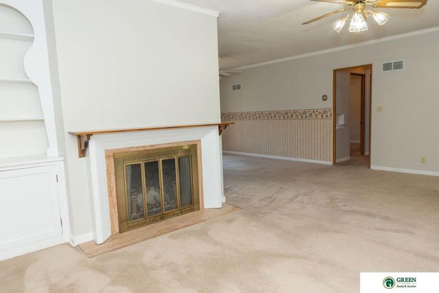 825 N Academy Avenue, York, NE 68467