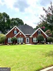 5899 Alpine Court, Hoschton, GA 30548