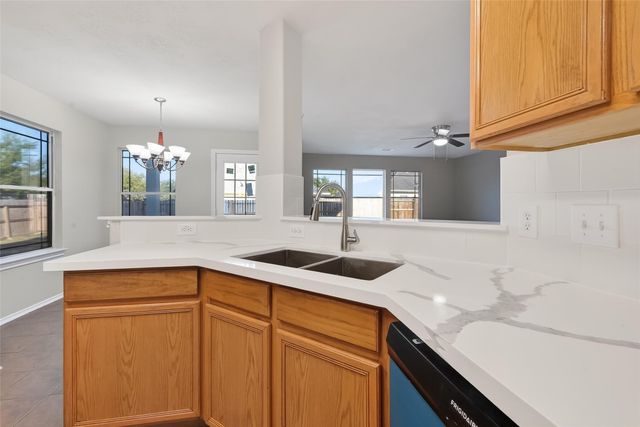 2711 Trinity Glen Lane, Houston, TX 77047