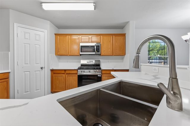 2711 Trinity Glen Lane, Houston, TX 77047