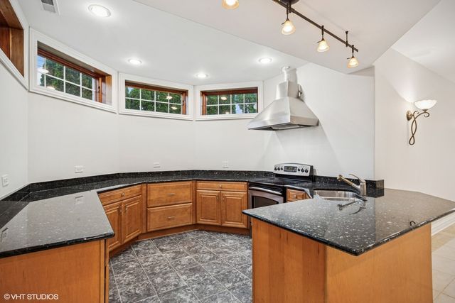 3832 W Chase Avenue, Lincolnwood, IL 60712