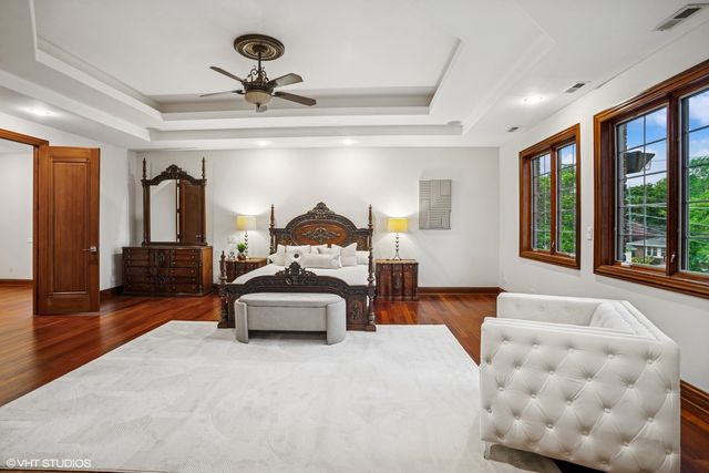 3832 W Chase Avenue, Lincolnwood, IL 60712