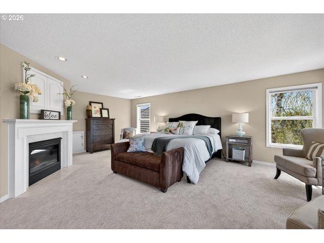 2393 TAYLOR Dr, West Linn, OR 97068