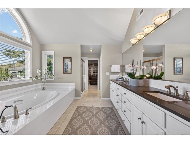 2393 TAYLOR Dr, West Linn, OR 97068