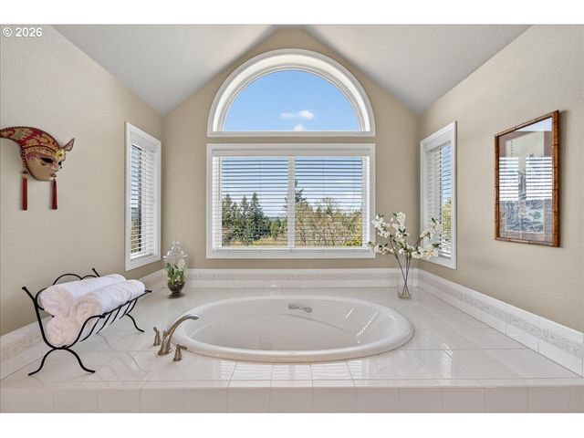 2393 TAYLOR Dr, West Linn, OR 97068