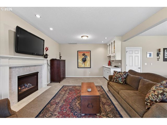 2393 TAYLOR Dr, West Linn, OR 97068